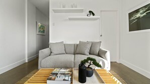 Living area - Modern Potts Point Studio (Potts Point)