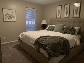 4 bedrooms, iron/ironing board, travel crib, WiFi - Lakeside Paradise at Cedar Creek Lake (Trinidad)