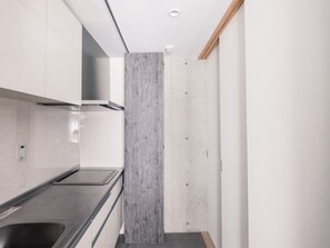 冰箱、微波炉、厨具/餐具