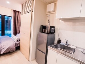 Frigorifero, microonde, pentole/stoviglie/utensili