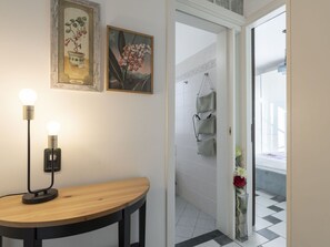 1 bedroom, travel cot, free WiFi