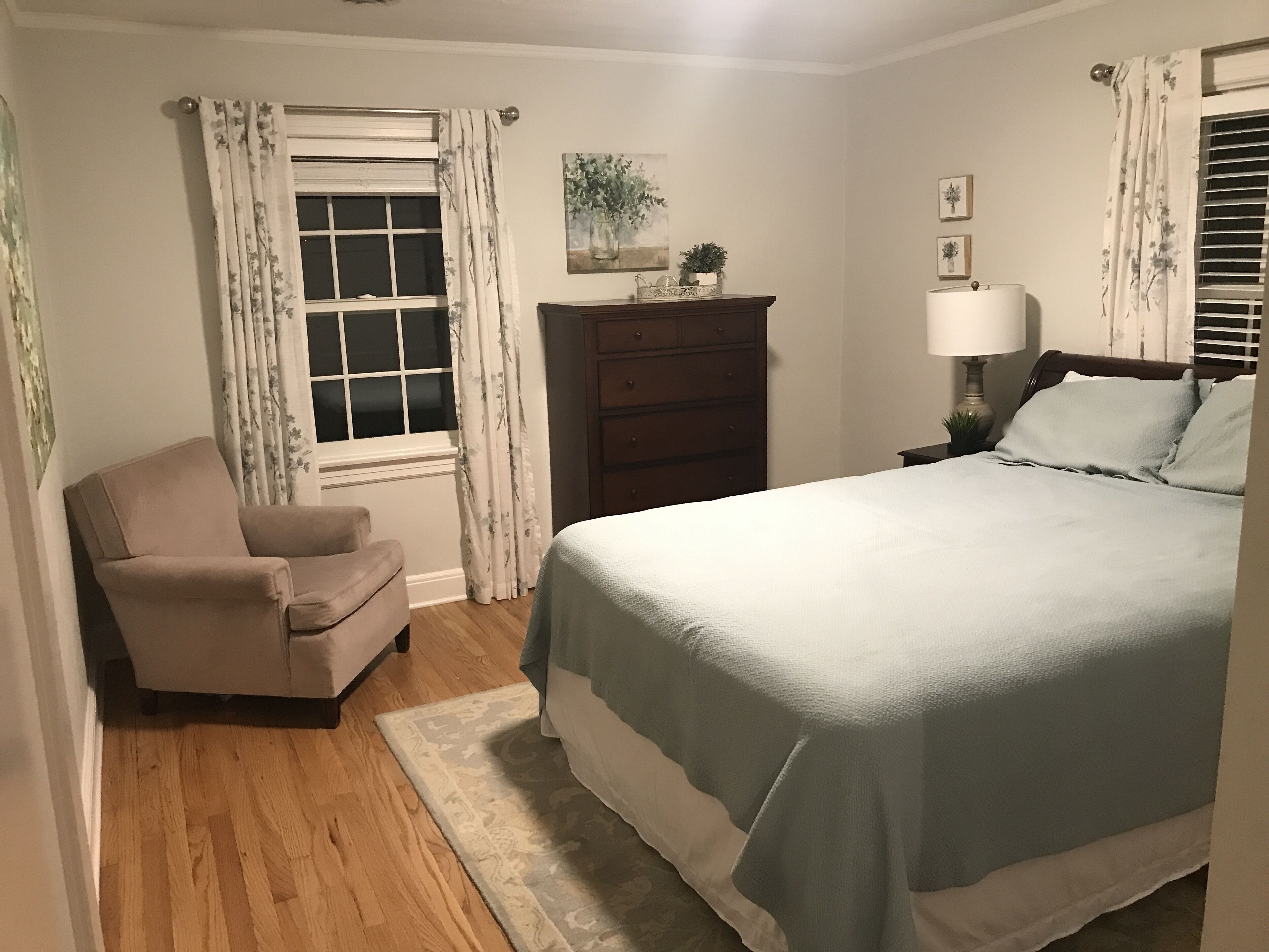 4 chambres, fer et planche à repasser, Wi-Fi, draps fournis