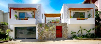 Peace amid the Palms at La Isla Bonita Villa 1