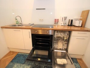 Kühlschrank, Ofen, Geschirrspüler, Toaster