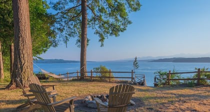 Sea Salt Cottage - 180-degree Views of the Olympic Mountain Range and Hood Canal