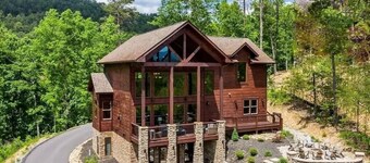 Secluded 4BRMountain Retreat:Stunning Views, Pool Table, Arcade, HotTub, FirePit