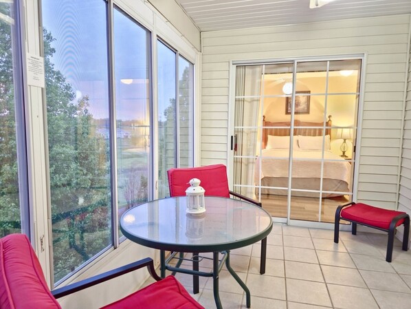 2 makuuhuonetta, silitysrauta/-lauta, ilmainen Wi-Fi, vuodevaatteet