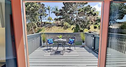 Point Loma 2nd Floor Guest House with view Near Beaches