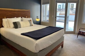 3 habitaciones, tabla de planchar con plancha, wifi y ropa de cama 