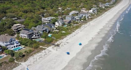 Beach. View. Suite. 1 br. 1 ba. Sleeps 5