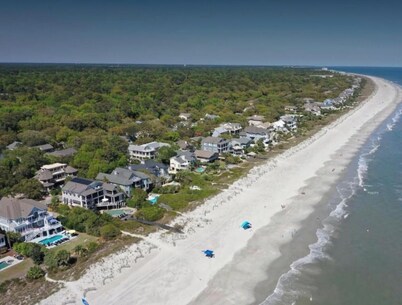 Beach. View. Suite. 1 br. 1 ba. Sleeps 5