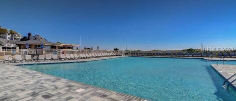 Piscine extérieure