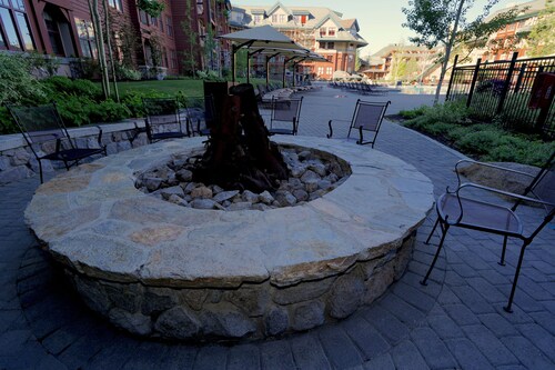 Heavenly Village Condos - Timber Lodge