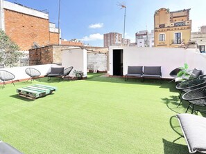 Property grounds - Casa Nanit Apt A near Camp Nou (L'Hospitalet de Llobregat)
