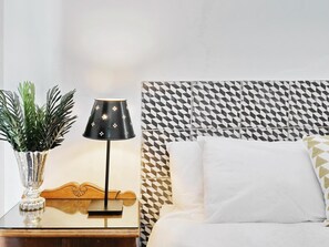2 bedrooms, iron/ironing board, Internet, bed sheets