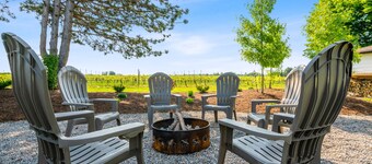 Country living in the heart of Niagara on the lake