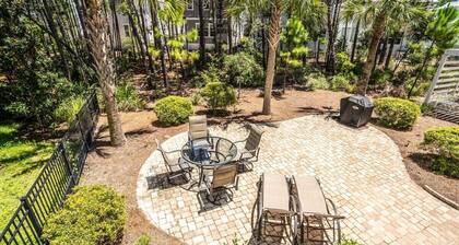 5-Min Bike to Beach, 3 Min to Pool! Cart & 3 Bikes! 2 King Beds & Propane Grill! ~ Blue Ocean Breeze 30A