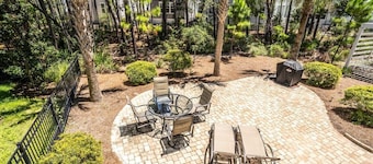 5-Min Bike to Beach, 3 Min to Pool! Cart & 3 Bikes! 2 King Beds & Propane Grill! ~ Blue Ocean Breeze 30A