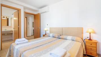 2 chambres, fer et planche Ă repasser, Wi-Fi gratuit, draps fournis