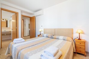 2 habitaciones, tabla de planchar con plancha y wifi gratis 