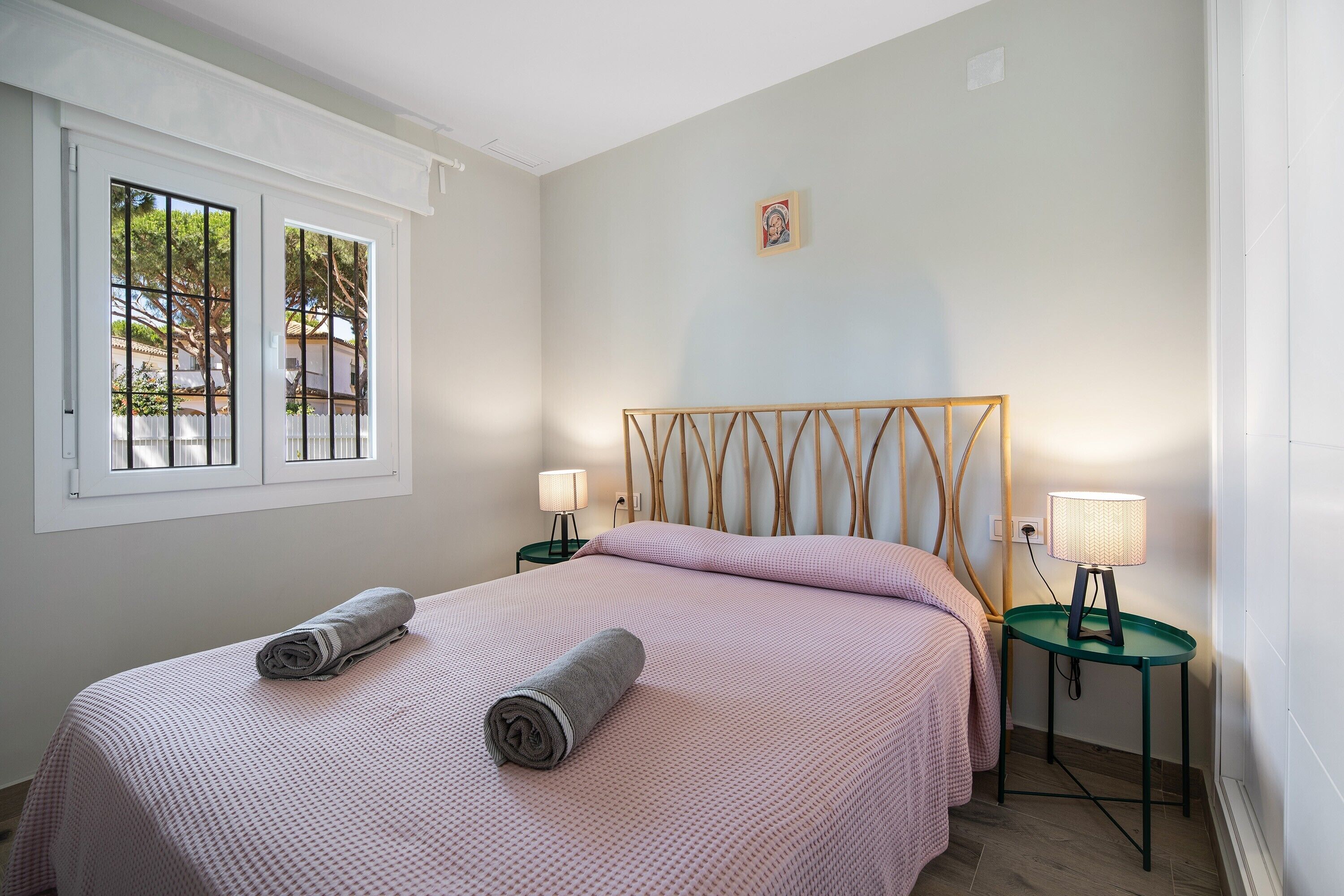 2 bedrooms, iron/ironing board, free WiFi, bed sheets