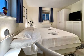 2 bedrooms, WiFi, bed sheets