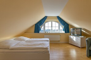 3 bedrooms, WiFi, bed sheets
