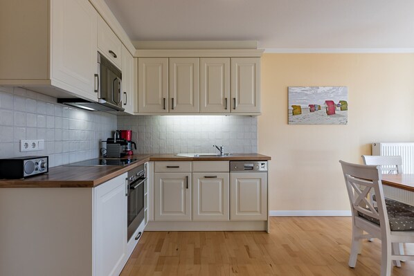 Fridge, microwave, oven, dishwasher