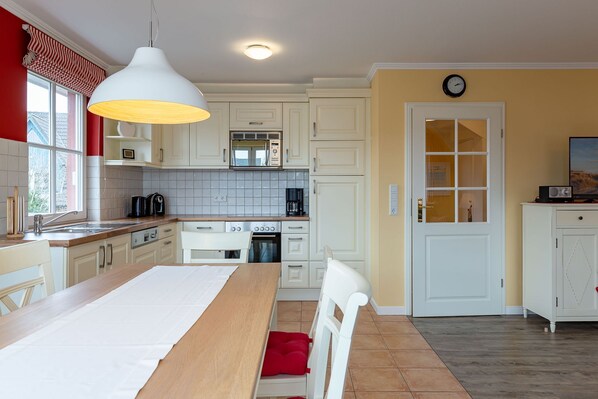 Køleskab, mikrobølgeovn, ovn, opvaskemaskine