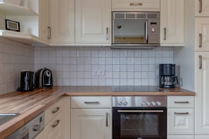 Køleskab, mikrobølgeovn, ovn, opvaskemaskine