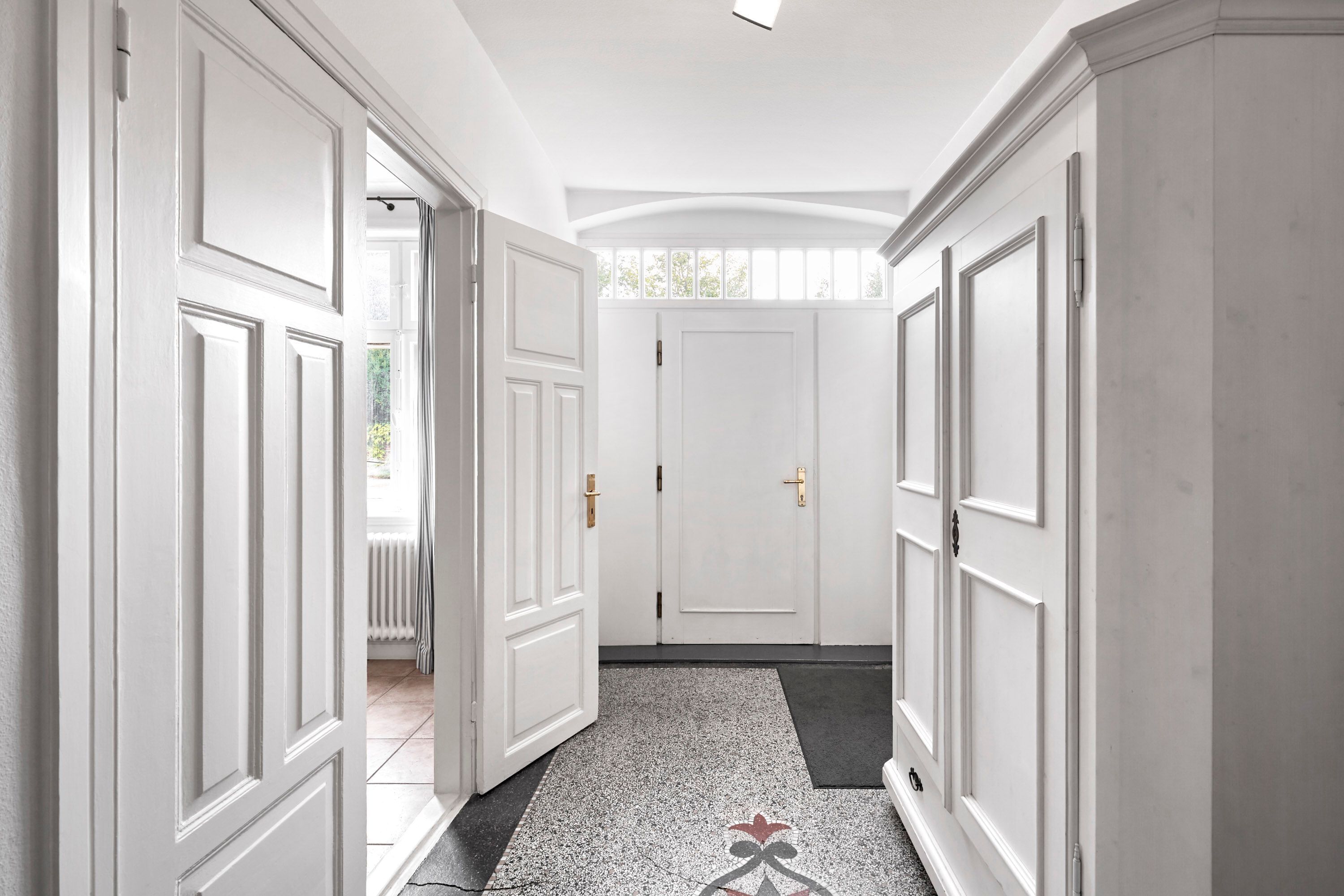 المنشأة من الداخل