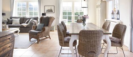 تناول الطعام