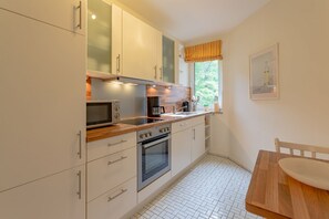 Køleskab, mikrobølgeovn, ovn, opvaskemaskine