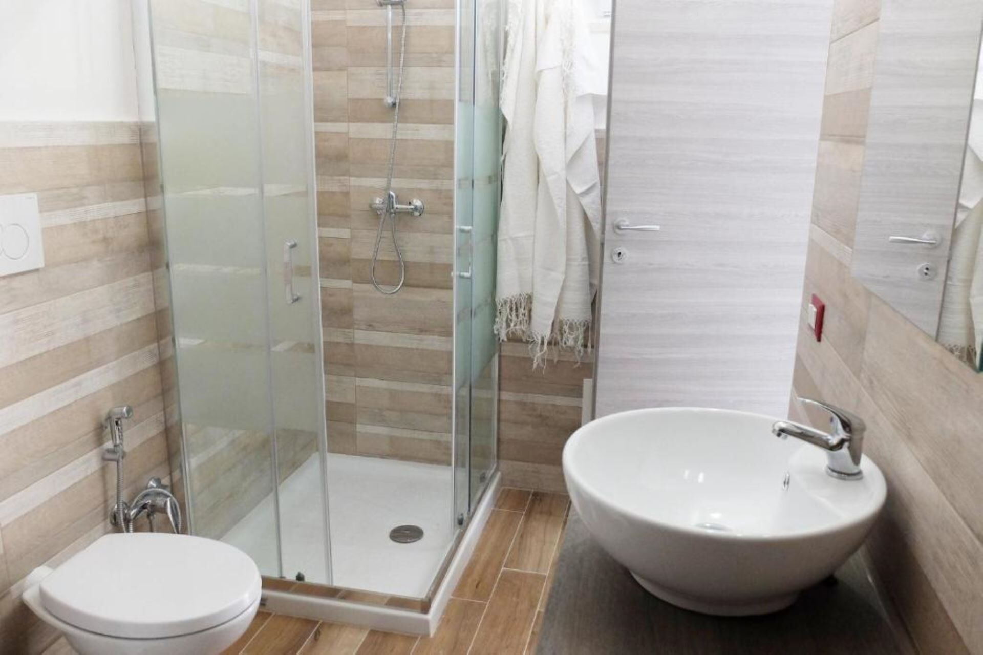 Dusche, Haartrockner, Bidet