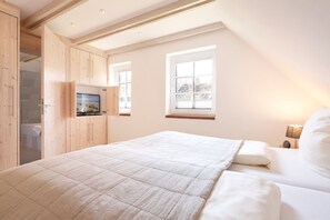 4 chambres, coffres-forts dans les chambres, bureau, Wi-Fi