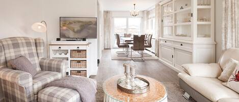 Télévision, cheminée