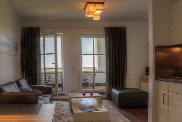 TV - Villa Namenlos - Holiday apartment 7 (Börgerende-Rethwisch)