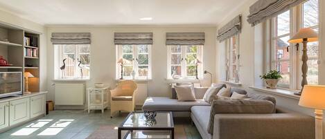 TV, fireplace, DVD player, stereo