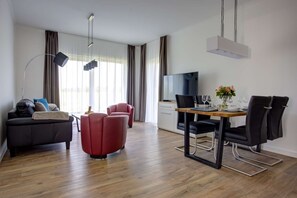 Fernseher, Stereoanlage