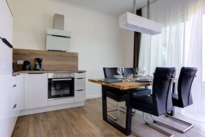 Kühlschrank, Ofen, Herdplatte, Geschirrspüler