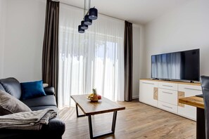 Fernseher, Stereoanlage