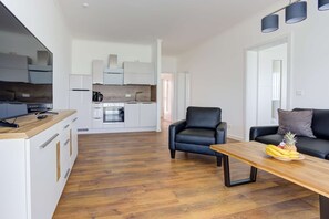 Fernseher, Stereoanlage