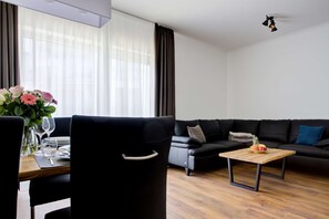 Fernseher, Stereoanlage