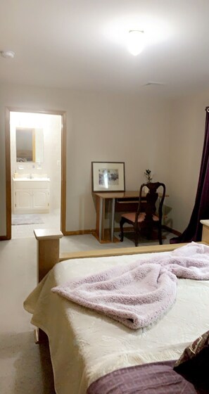 3 Schlafzimmer, Schreibtisch, Bügeleisen/Bügelbrett, Reisekinderbett