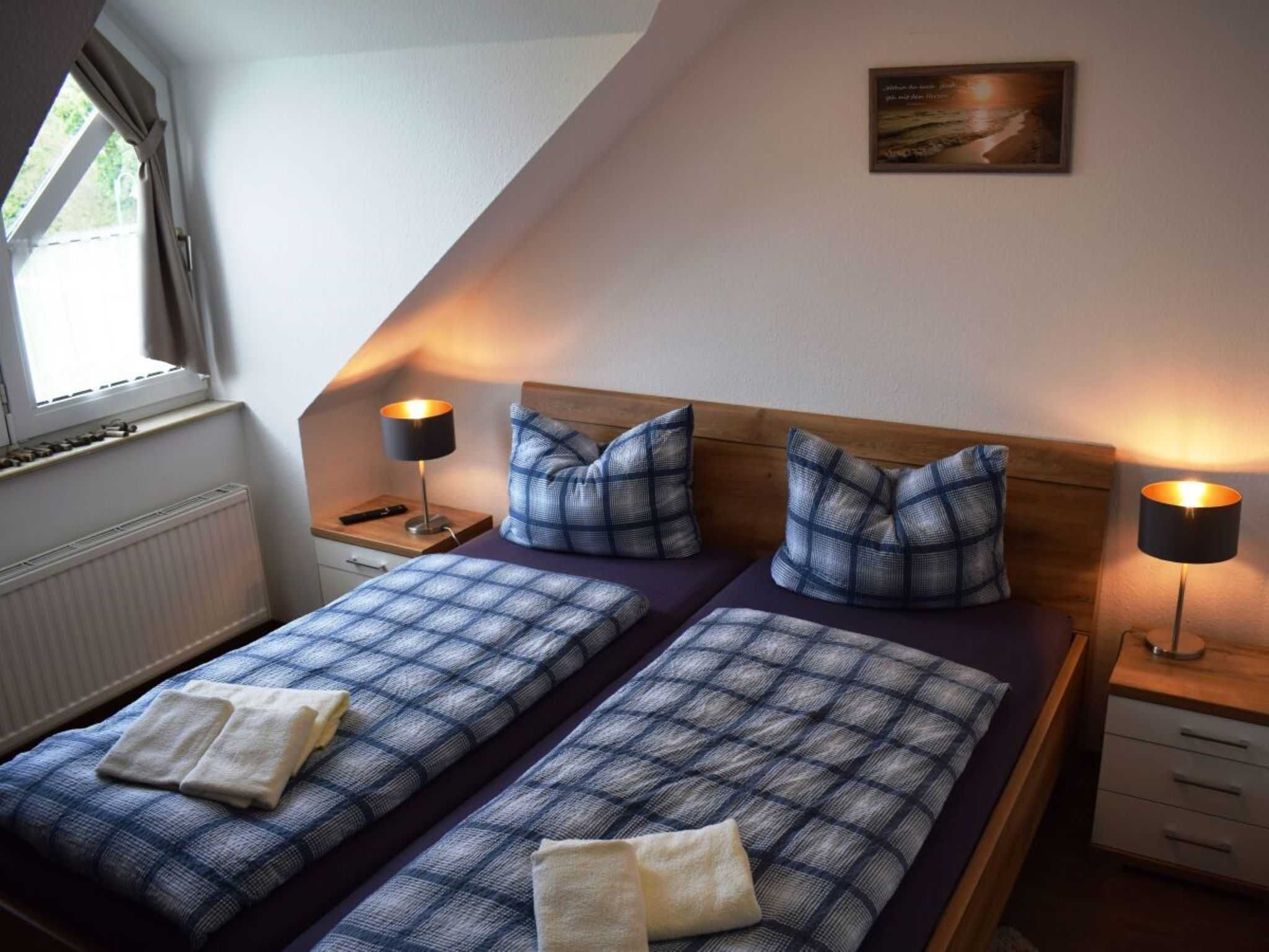 3 室のベッドルーム、デスク、アイロン / アイロン台、旅行用ベビーベッド