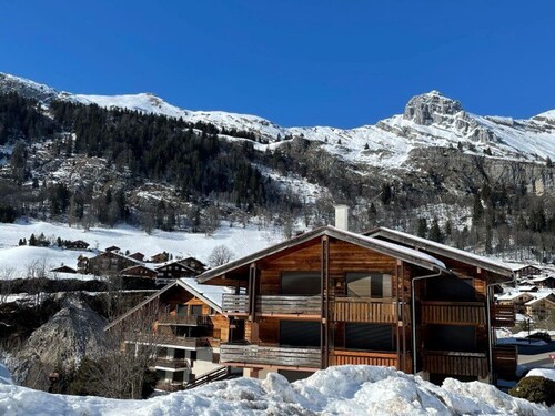 Dream Location: Cozy 2-Room Apt, 1st Floor, Ski-in/Ski-out, Terrace, Sleeps 4