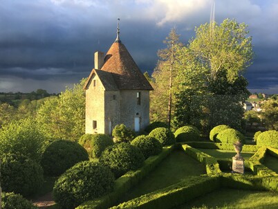 Domaine du Château de Chatillon en Bazois Monument Historique