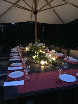 Outdoor banquet area - Domaine du Château de Chatillon en Bazois Monument Historique (Châtillon-en-Bazois)