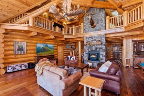 TV, caminetto, tavolo da calcetto