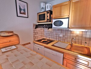 Réfrigérateur, micro-ondes, four, lave-vaisselle